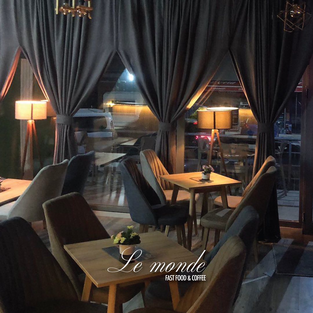 Le Monde Fast Food & Coffee