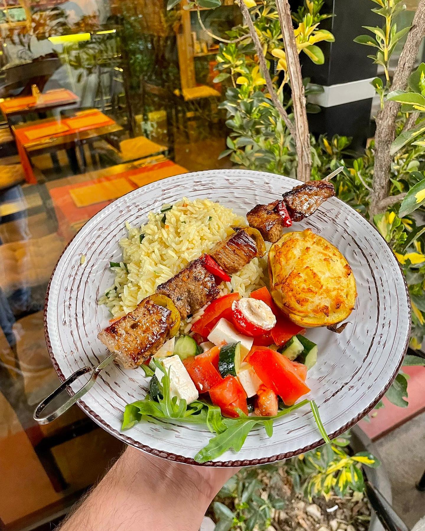 Arabella Taverna photo 4