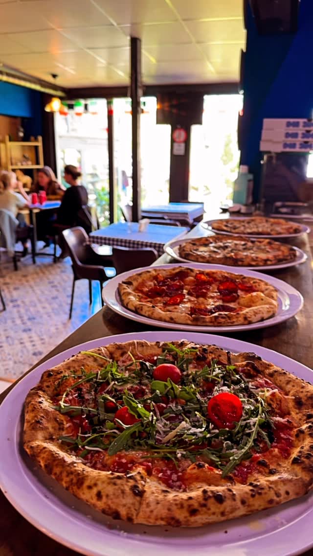 La Napoletana Pizzeria photo 2