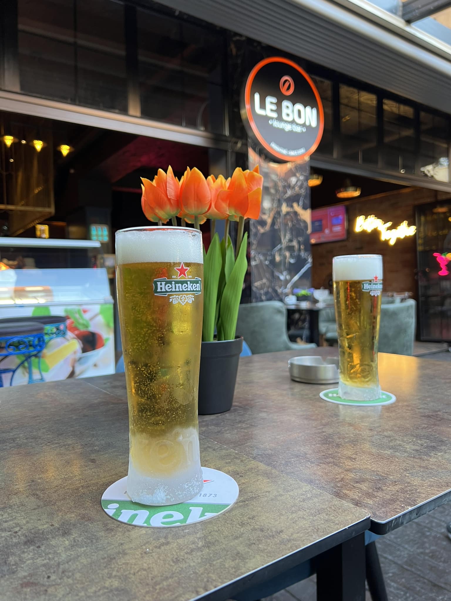 Le Bon Lounge Bar